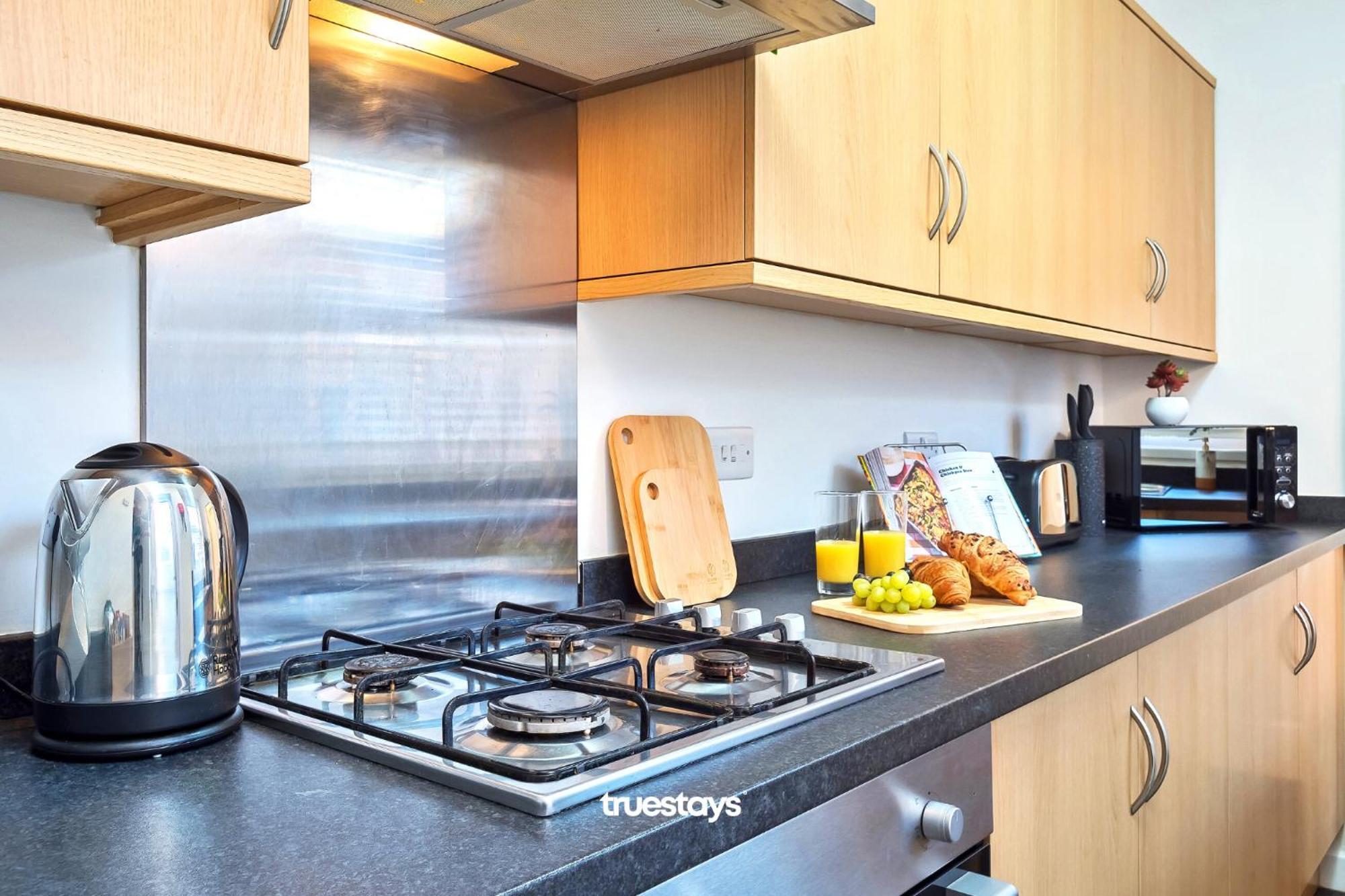 Nursery House By Truestays - 3 Bedroom House In Stoke-On-Trent Kültér fotó
