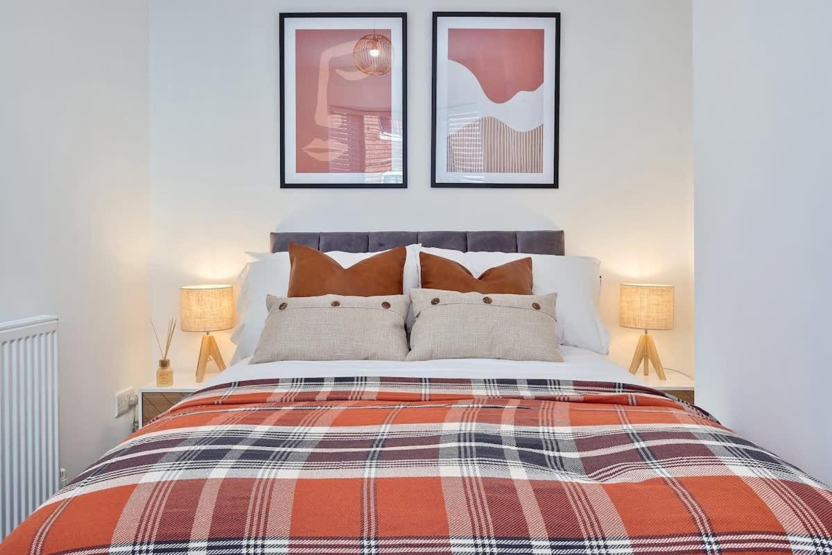Nursery House By Truestays - 3 Bedroom House In Stoke-On-Trent Kültér fotó