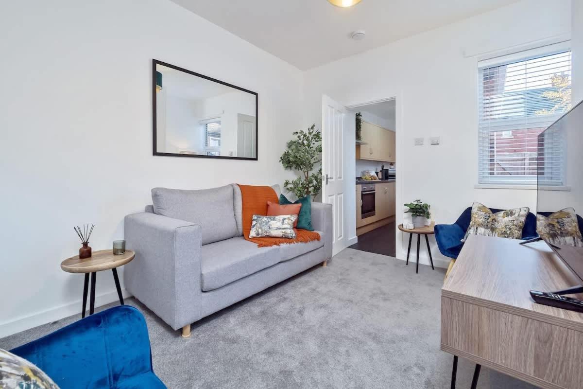 Nursery House By Truestays - 3 Bedroom House In Stoke-On-Trent Kültér fotó