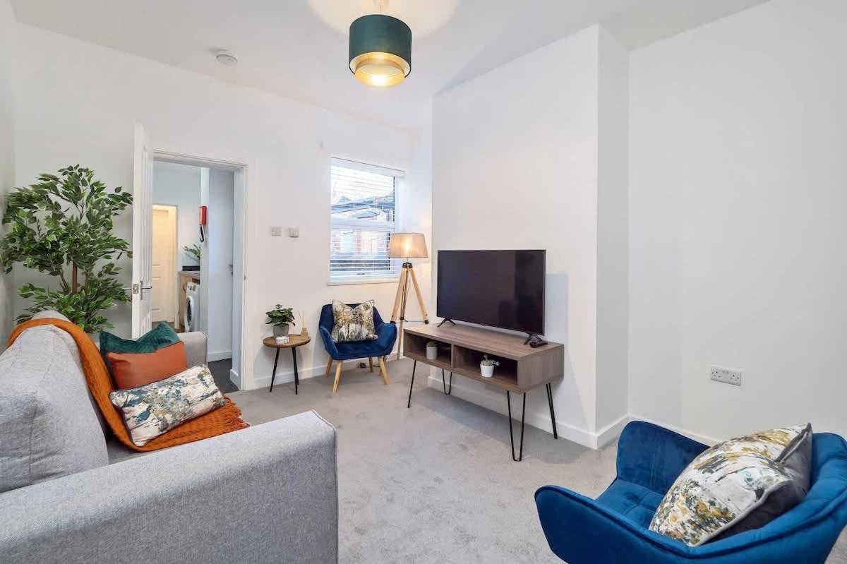 Nursery House By Truestays - 3 Bedroom House In Stoke-On-Trent Kültér fotó